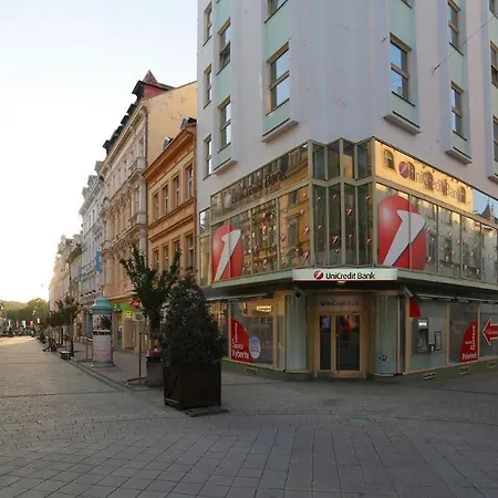 U Trznice Апартаменты *